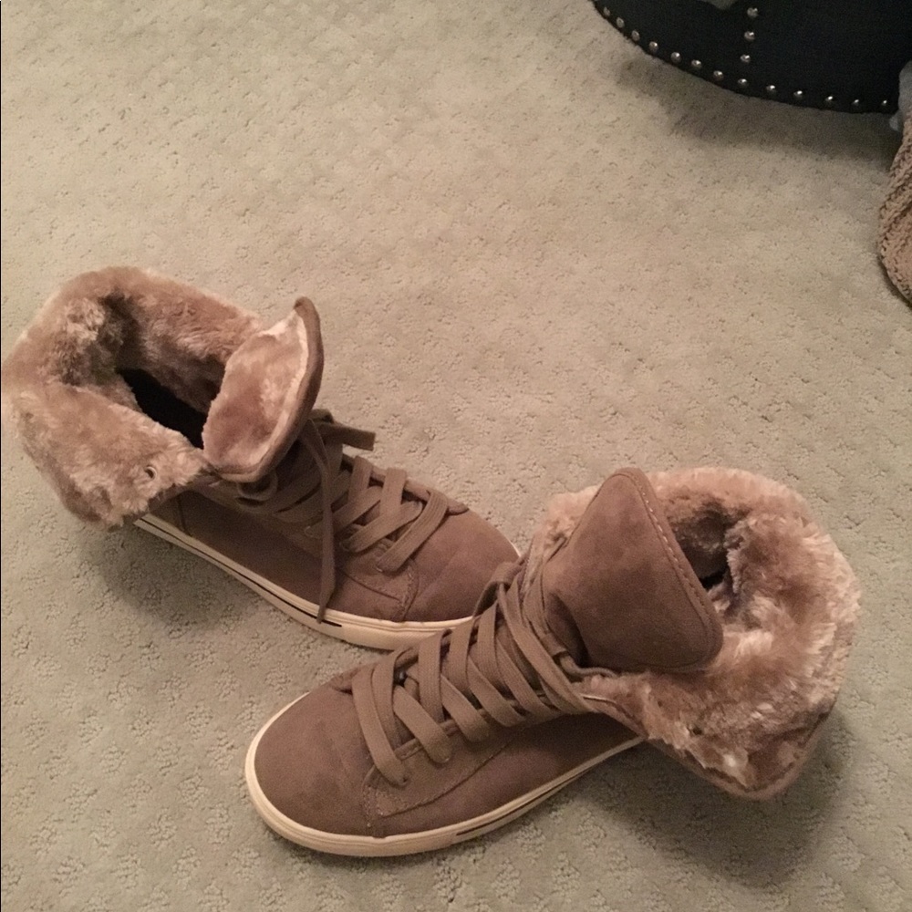 Mossimo high tops with fur. Lightly worn